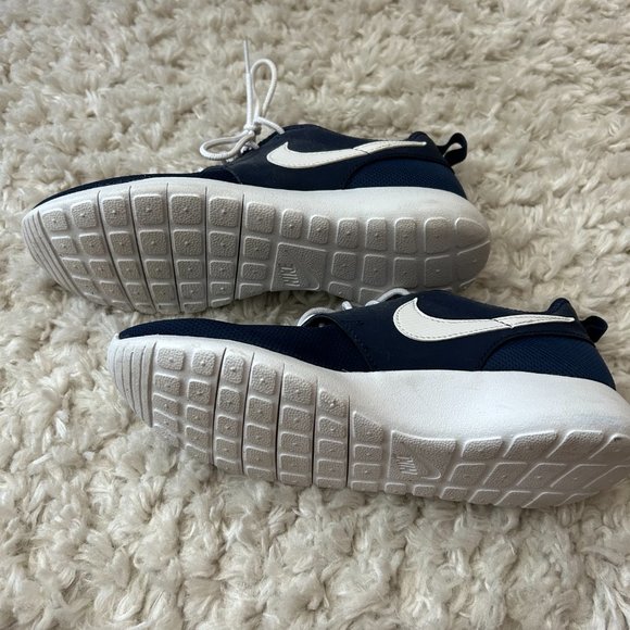 Nike Roshe - Picture 3 of 4
